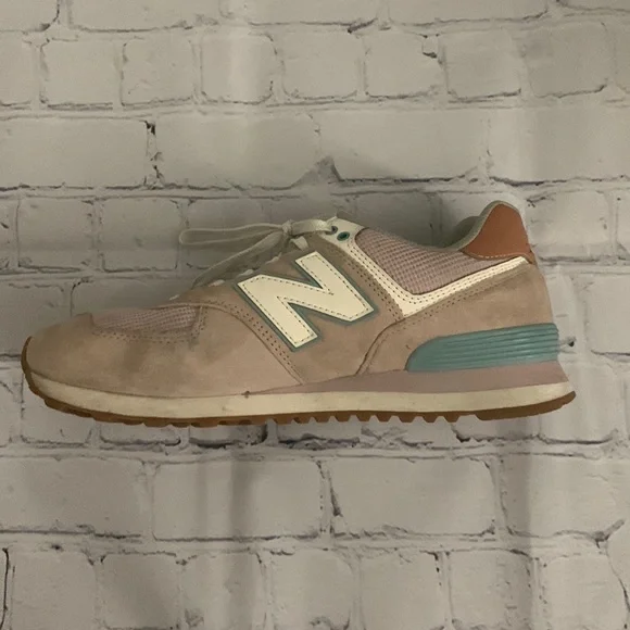 New Balance 574 - Picture 2 of 5